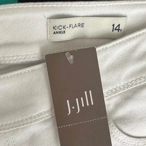 Brand New J. Jill Kick Flare White Jeans Size 14 Petite P Ankle length Raw Hem - Picture 6 of 8